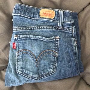 Low rise Levi’s jeans